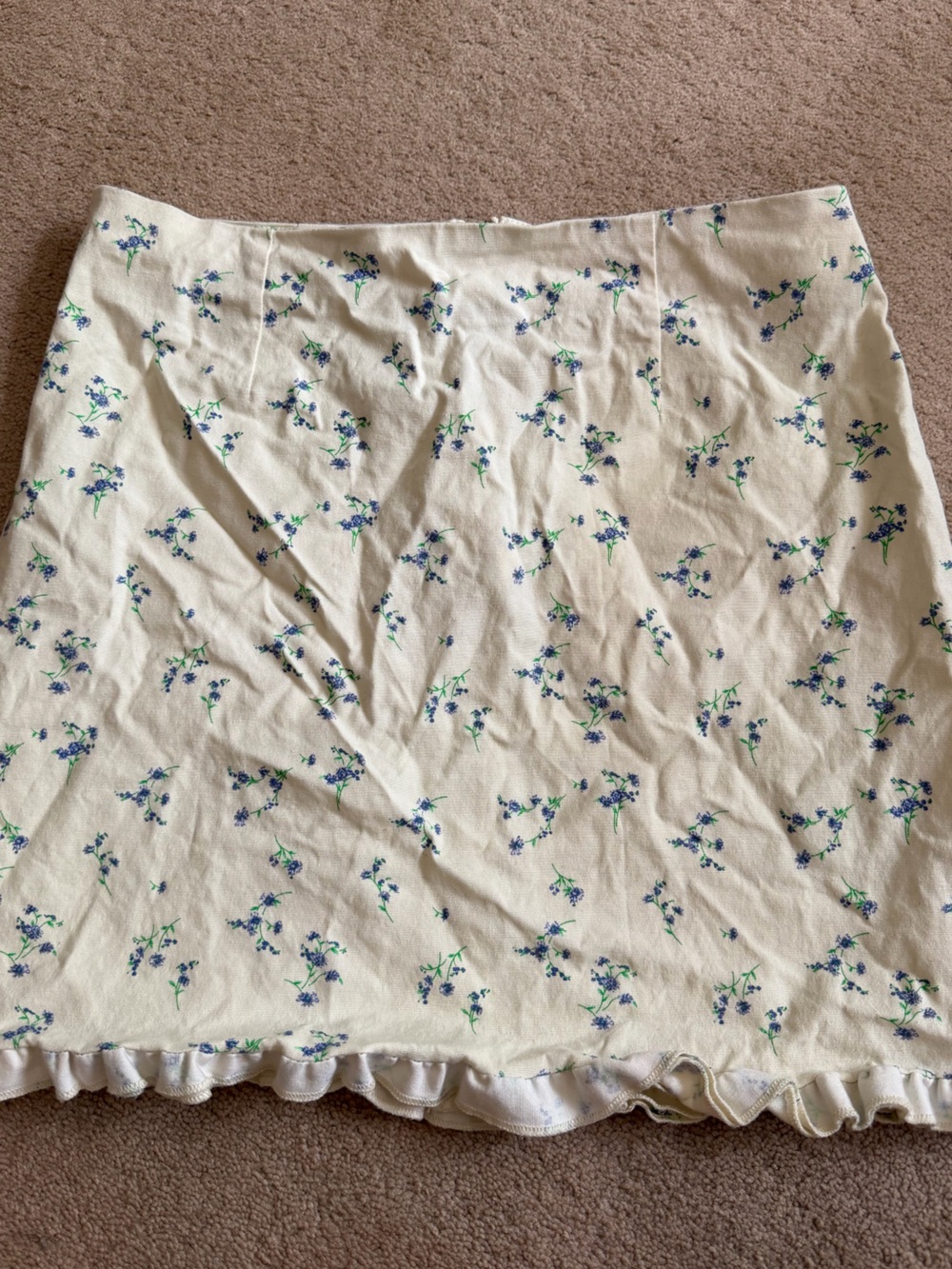 UO Cream Floral Ruffle-Hem Mini Skirt